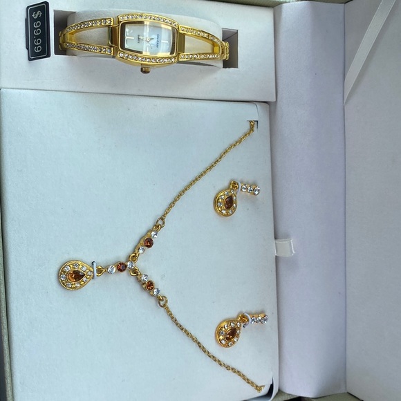 This is a Cote D’Azur watch and necklace set. In original box it comes in. - Picture 1 of 6